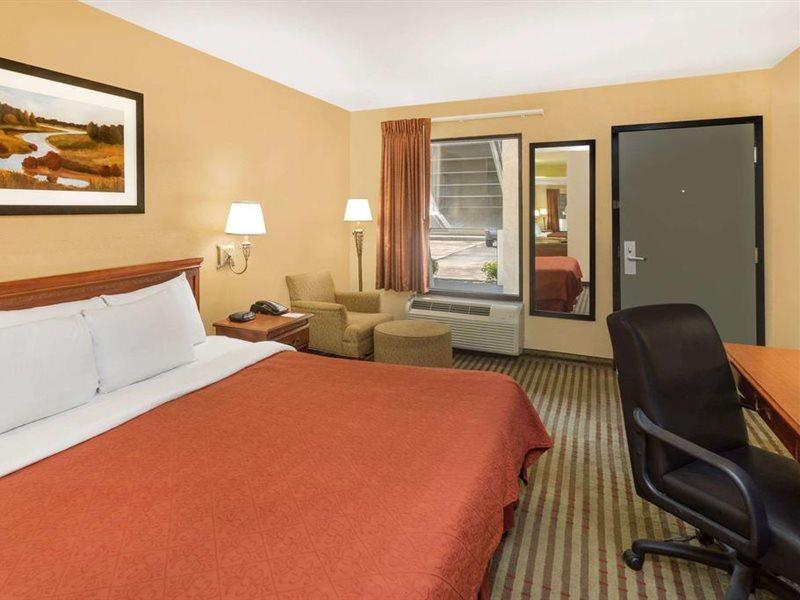 Howard Johnson By Wyndham Lookout Mountain I-24