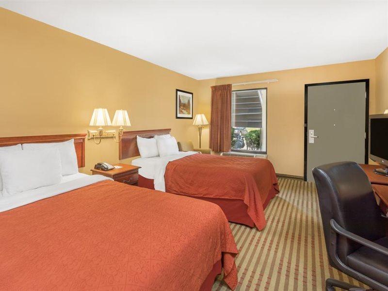Howard Johnson By Wyndham Lookout Mountain I-24 Hotel